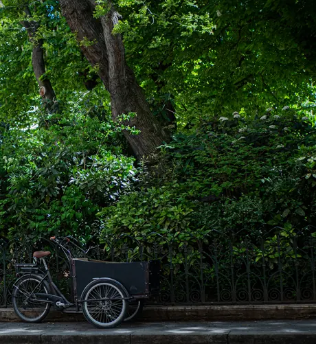 Vollgefedertes Komfort-Trekking-E-Bike