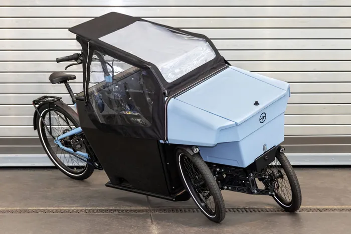 HNF CD2, dreirädriges Cargo-Bike mit Kinderbox, Regenverdeck und Ladebox
